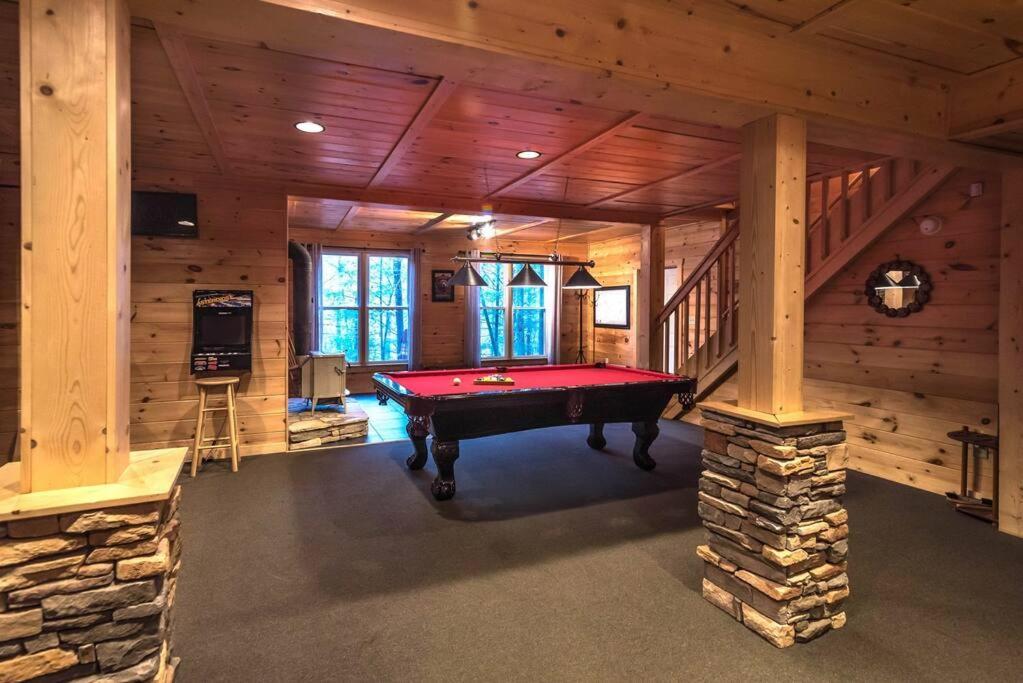 Private Creekside Cabin+Hot Tub,Pool Table, & Pets Ellijay Exterior photo